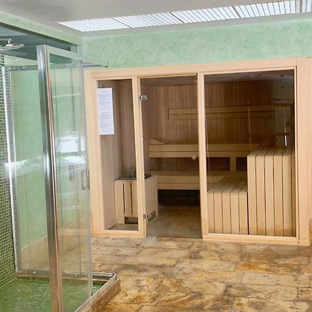 Salinas. Apartment For 4. Terrace/Parking/Pools/Gym/4Mins Beach エステポナ エクステリア 写真