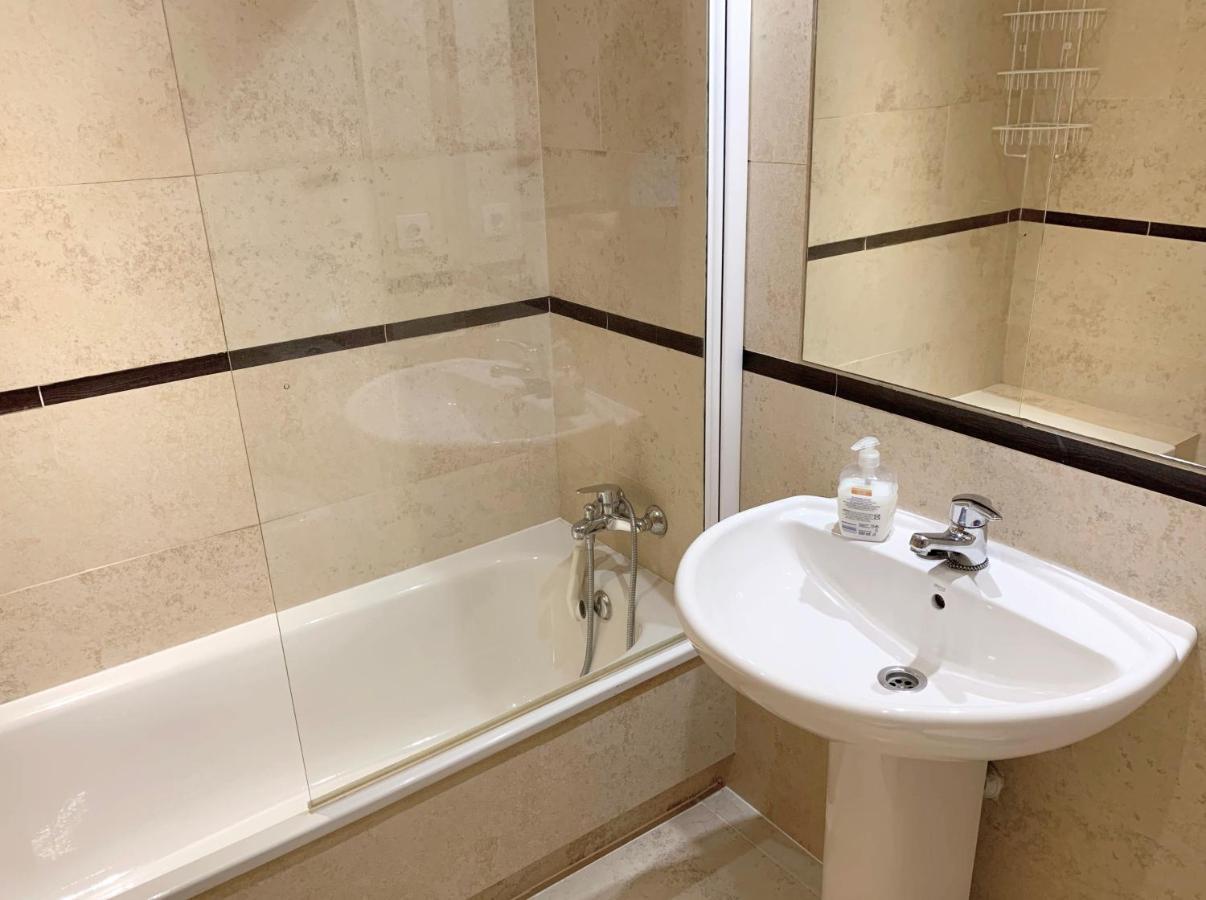 Salinas. Apartment For 4. Terrace/Parking/Pools/Gym/4Mins Beach エステポナ エクステリア 写真